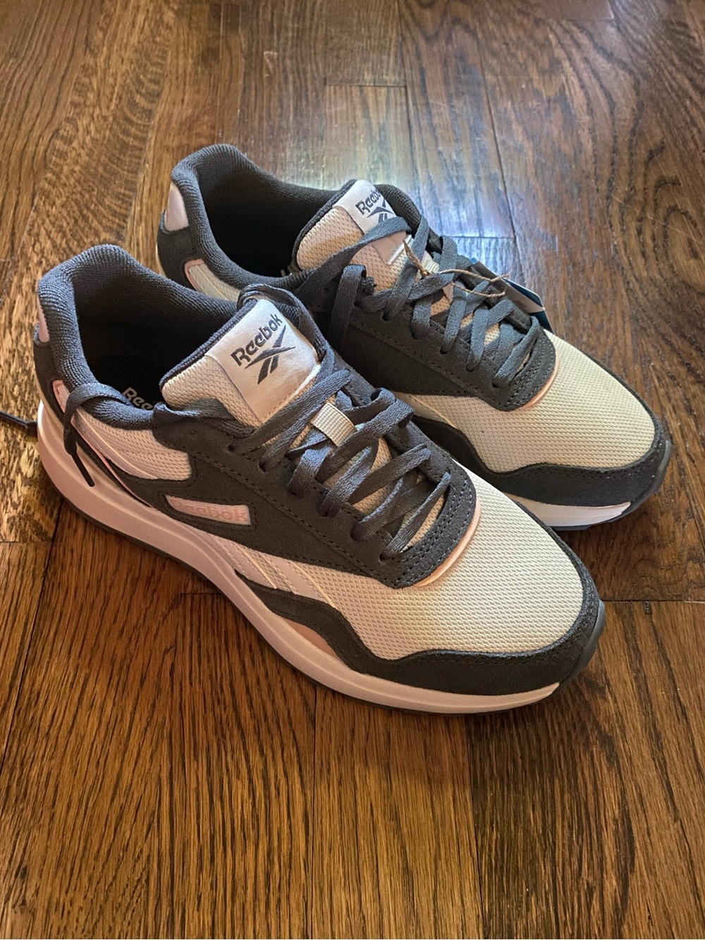Reebok GL1100 Women’s Size 6 Running Sneakers Gray Beige Clay Shoes 100201243